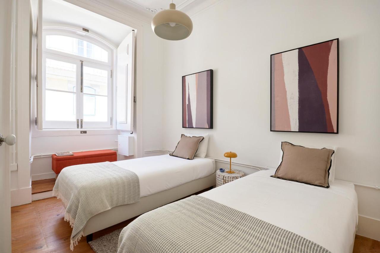 Sunny Pink Street Historical Apt, By Timecooler Lisboa المظهر الخارجي الصورة